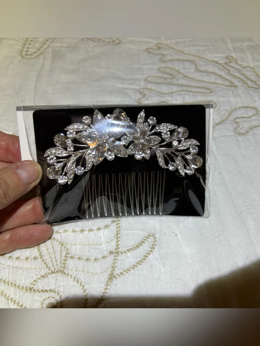 NWT Crystal Rhinestone Floral Hair Comb - Silver Clear Bridal Accessory